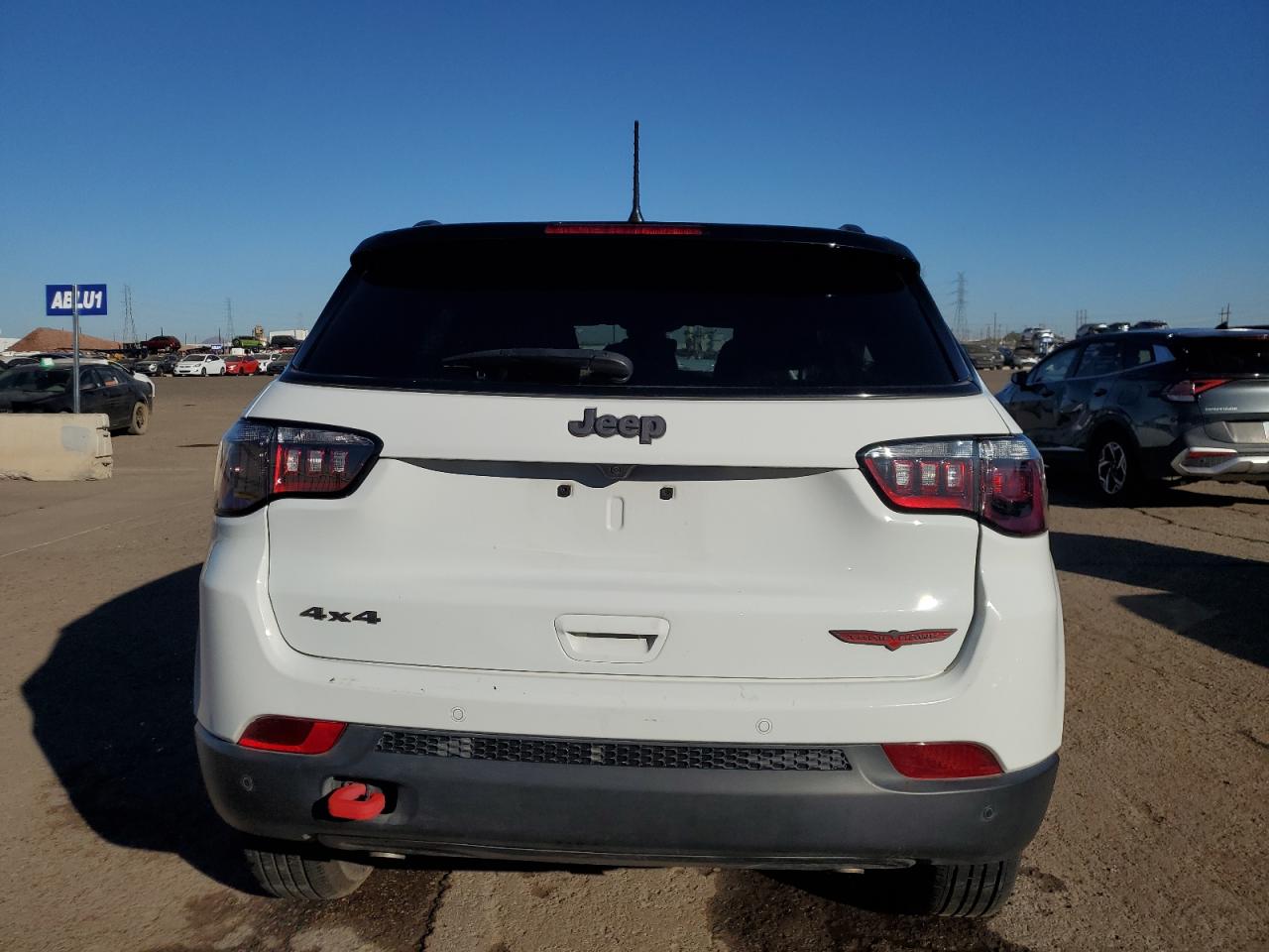 Jeep Compass Trailhawk Image 2