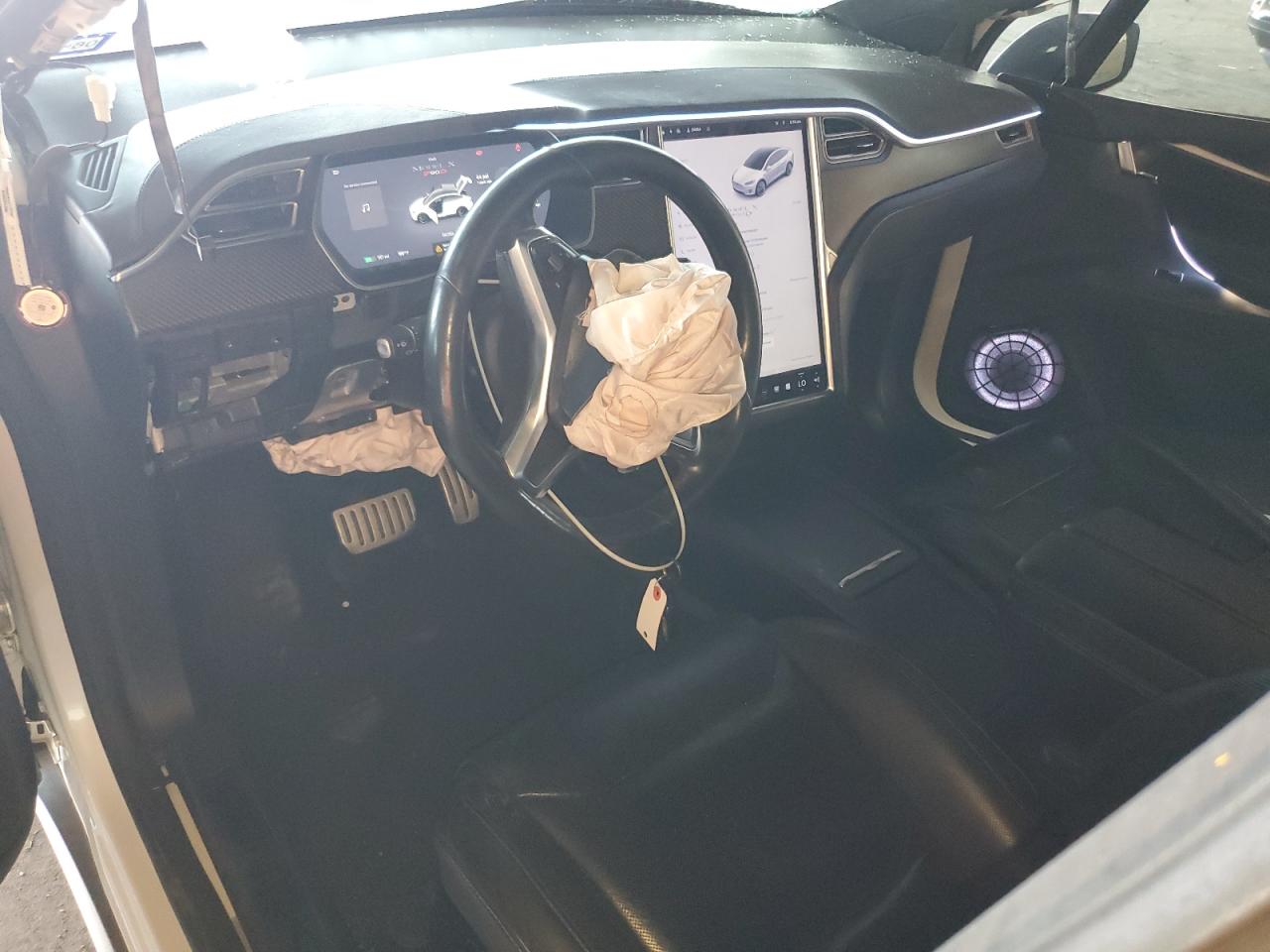 Tesla Model X Image 8