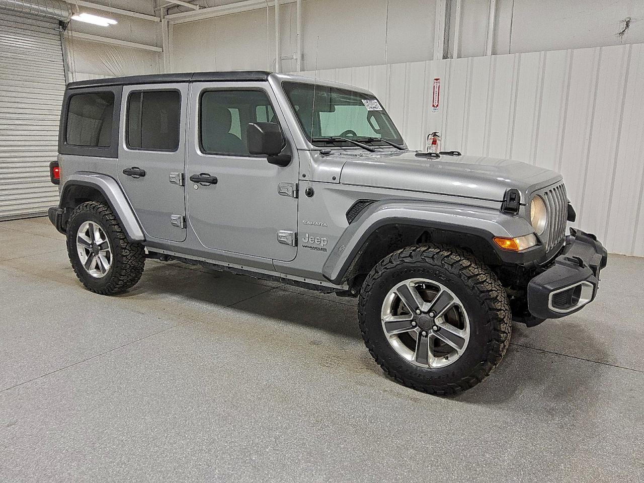 Jeep Wrangler Sahara Image 5