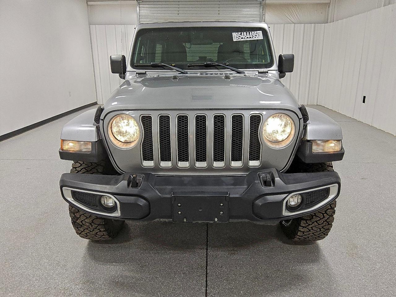 Jeep Wrangler Sahara Image 4