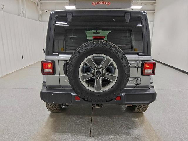 Jeep Wrangler Sahara Image 8