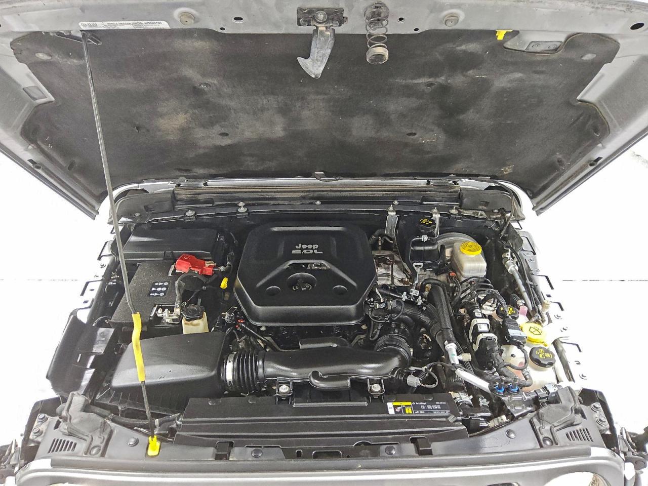 Jeep Wrangler Sahara Image 9