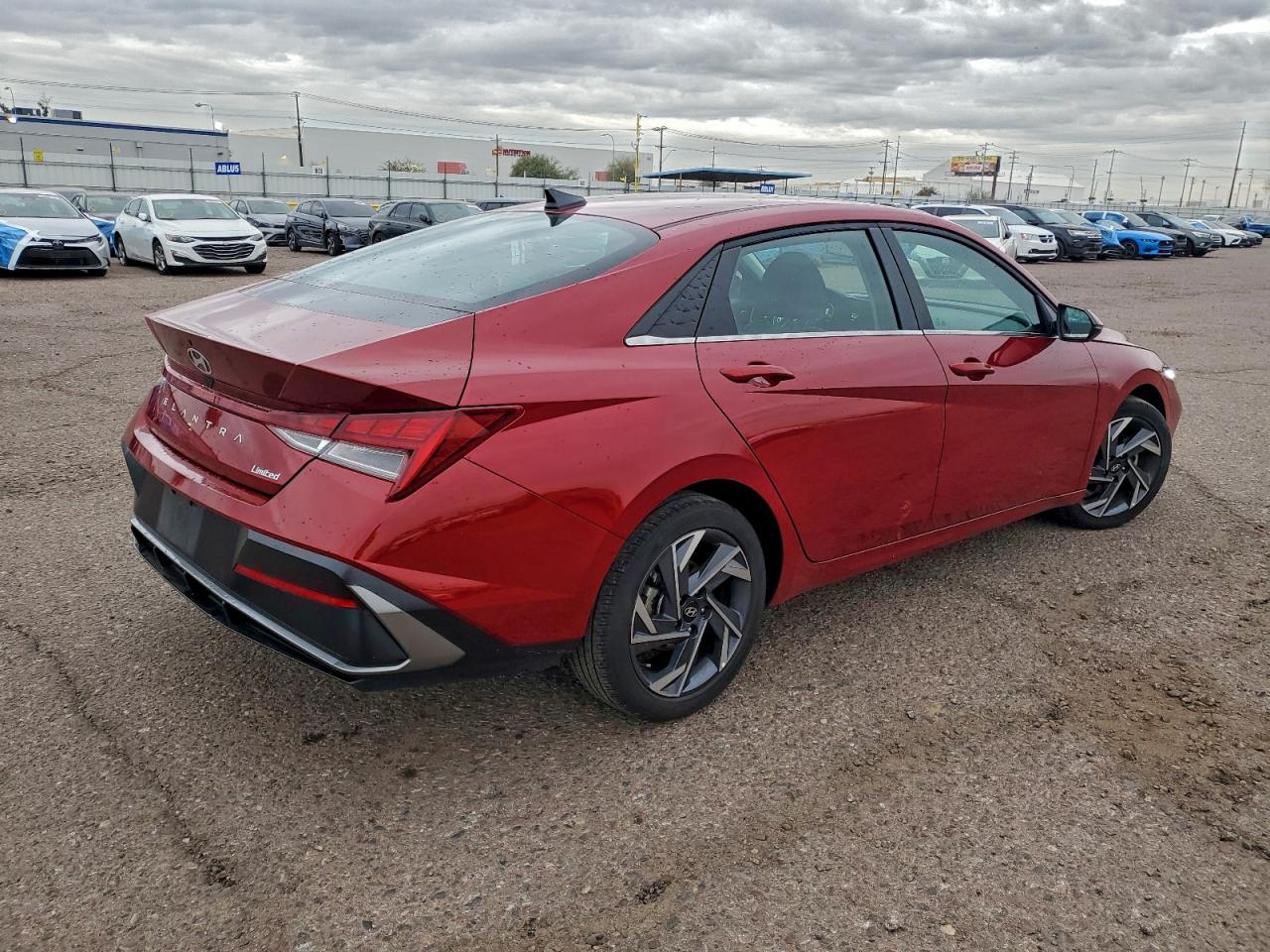 Hyundai ELANTRA Limited Image 4