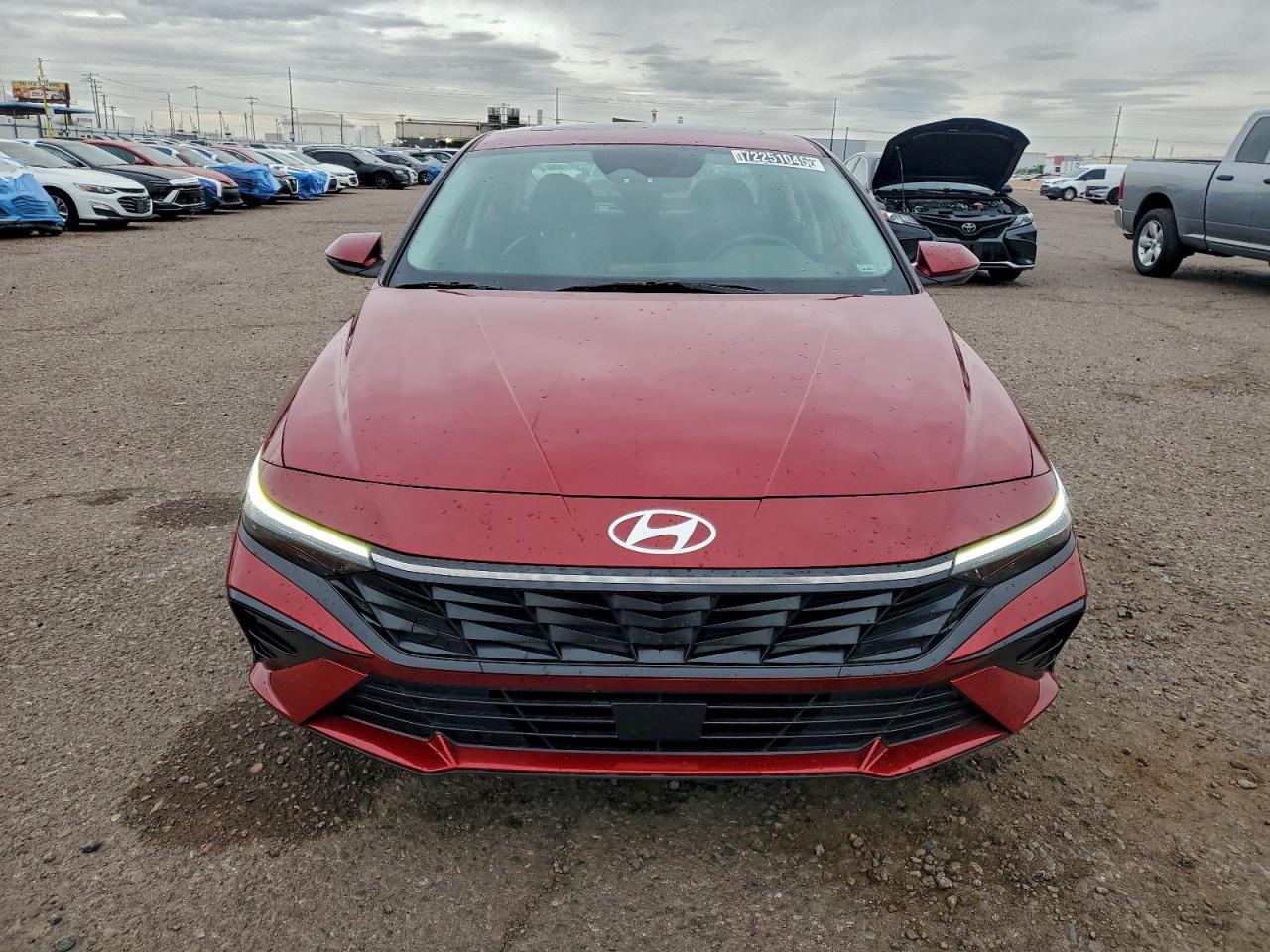 Hyundai ELANTRA Limited Image 5