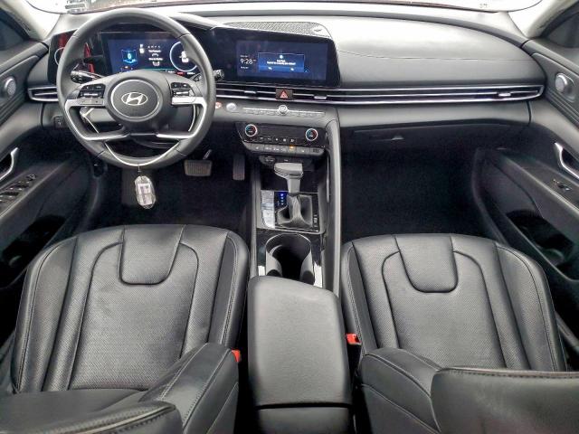 Hyundai ELANTRA Limited Image 6