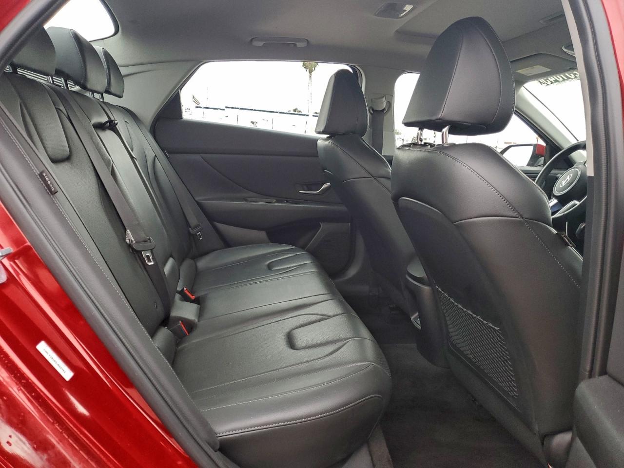 Hyundai ELANTRA Limited Image 12