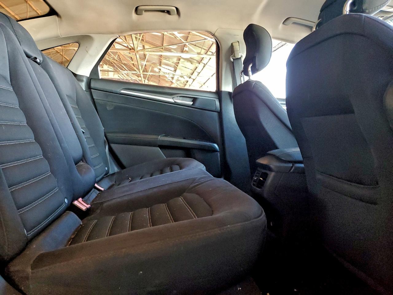 Ford Fusion Se Image 6