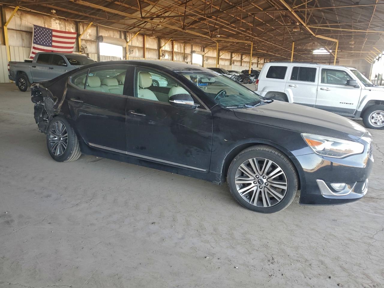 Kia Cadenza Premium Image 12