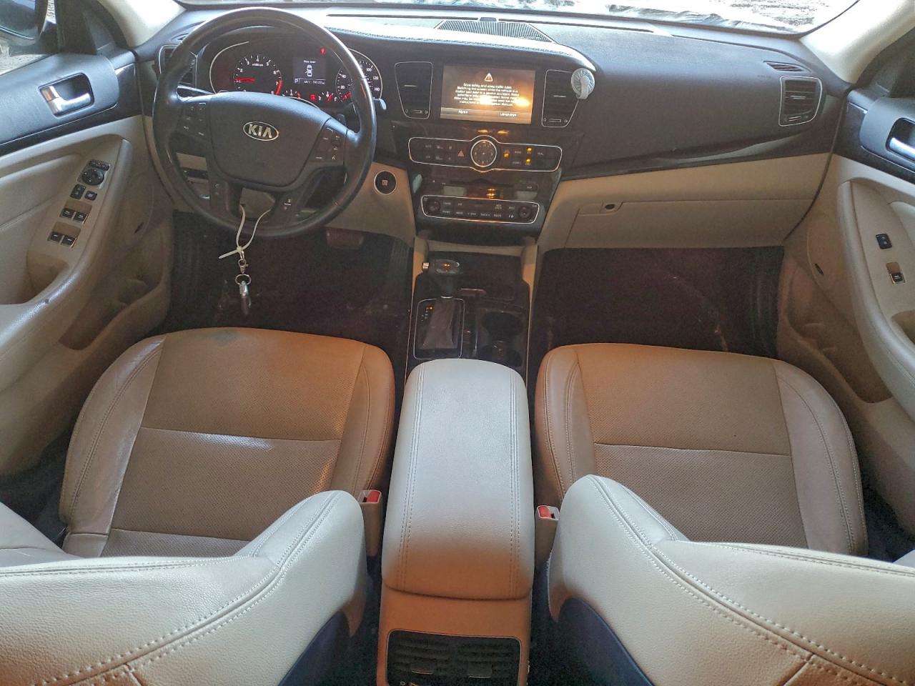Kia Cadenza Premium Image 4