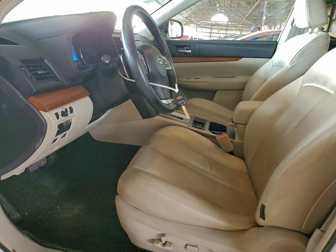 Subaru Outback 3.6r Limited Image 10