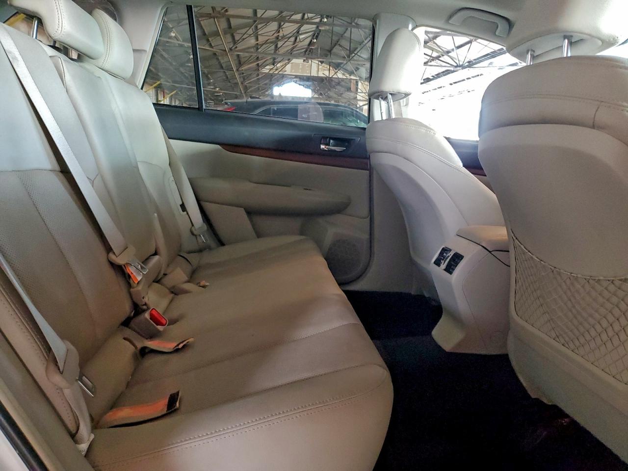 Subaru Outback 3.6r Limited Image 12