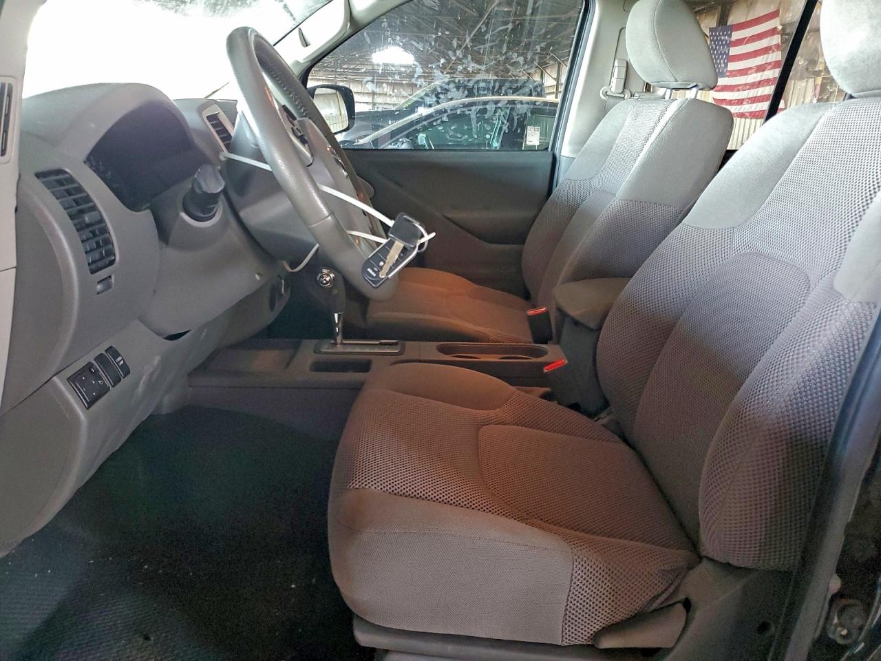 Nissan Frontier S Image 4