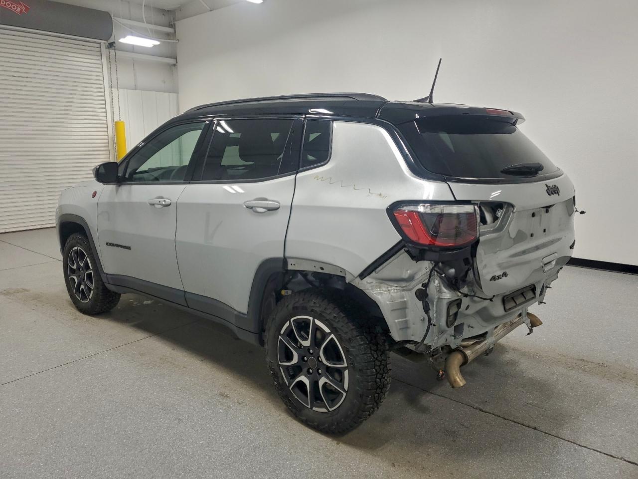 Jeep Compass Trailhawk Image 2