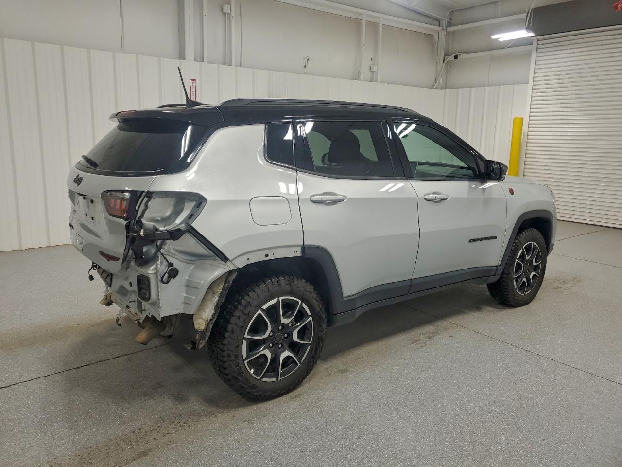 Jeep Compass Trailhawk Image 3