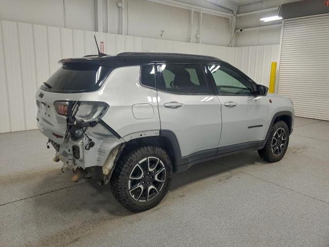 Jeep Compass Trailhawk Image 3