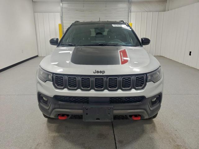 Jeep Compass Trailhawk Image 5