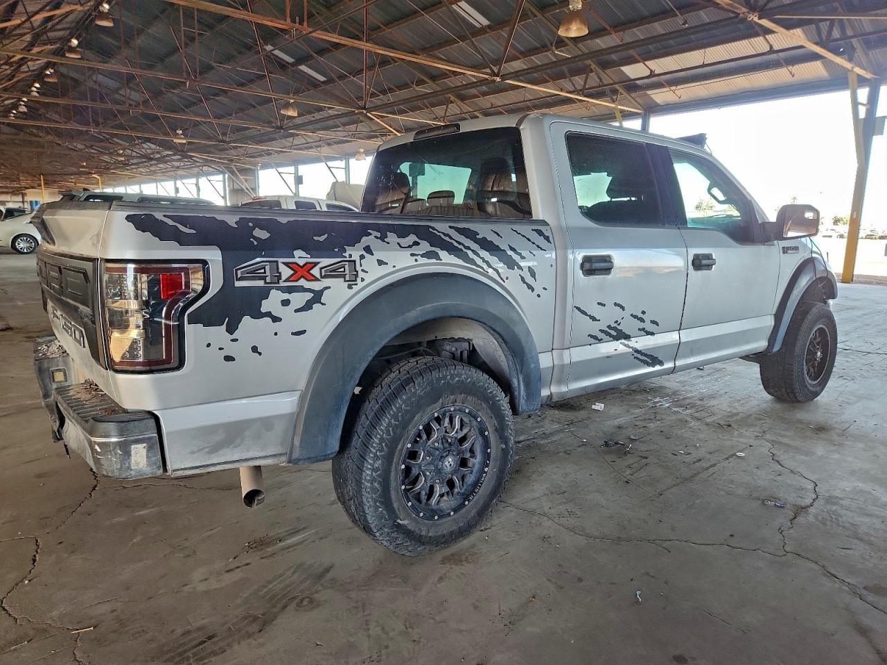 Ford F-150 Supercrew Image 8