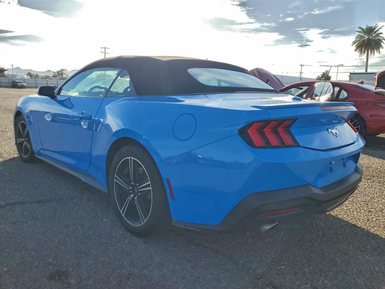 Ford Mustang Image 2