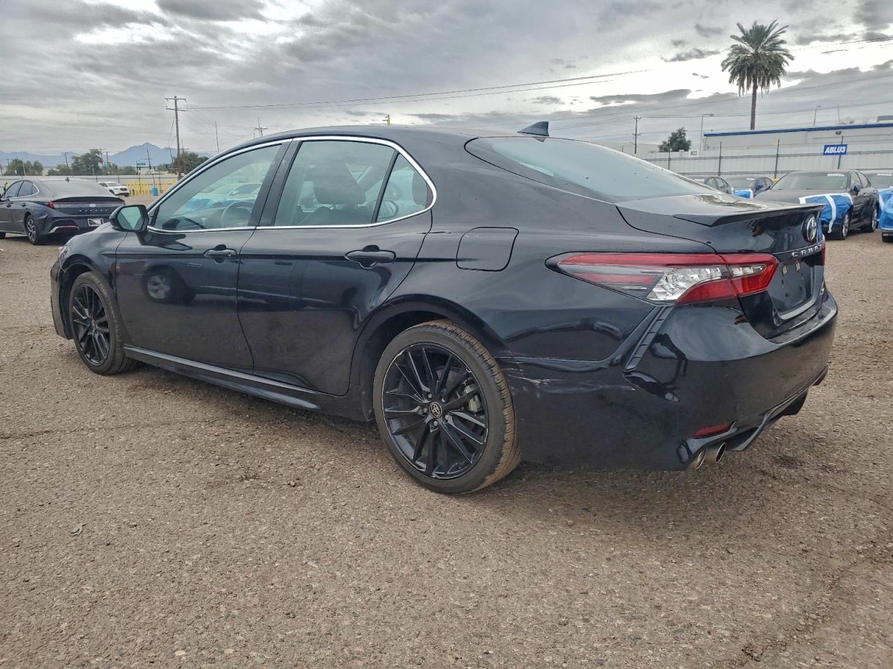 Toyota Camry Xse Image 12