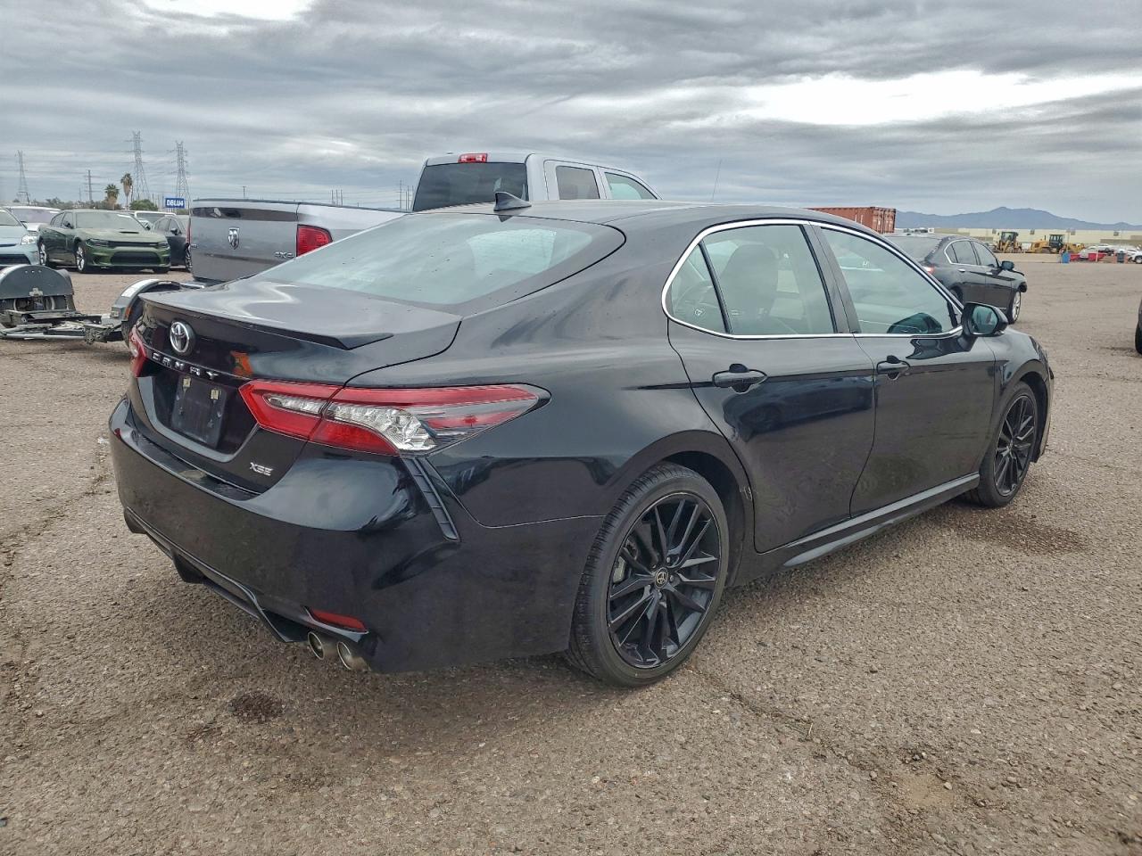 Toyota Camry Xse Image 4