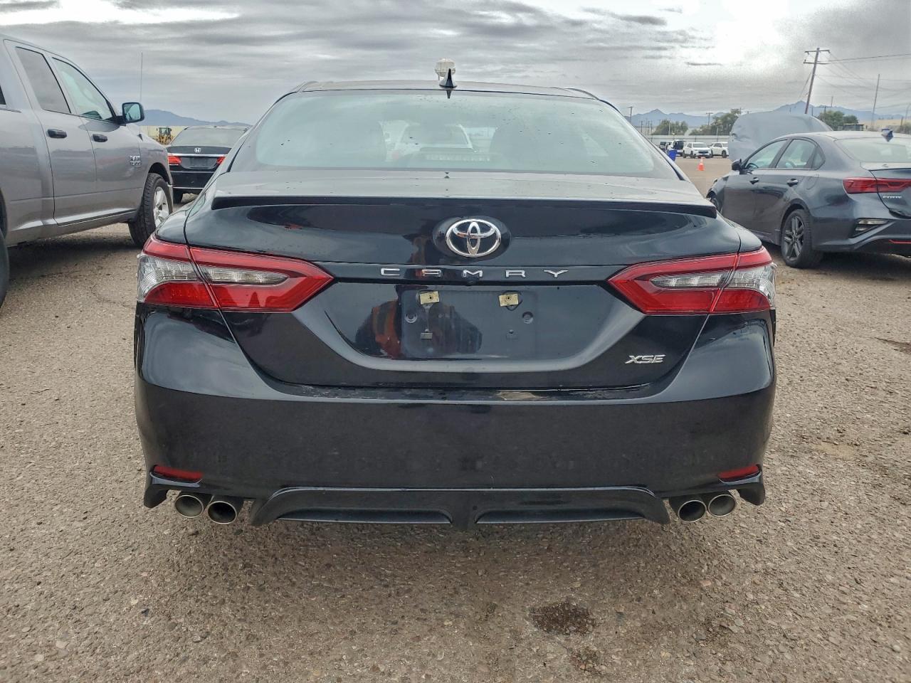 Toyota Camry Xse Image 10