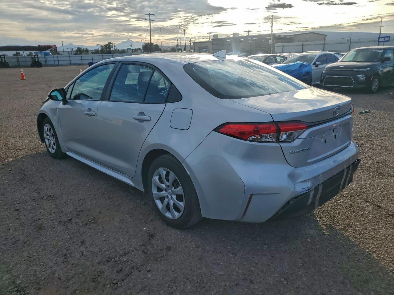 Toyota Corolla Le Image 3