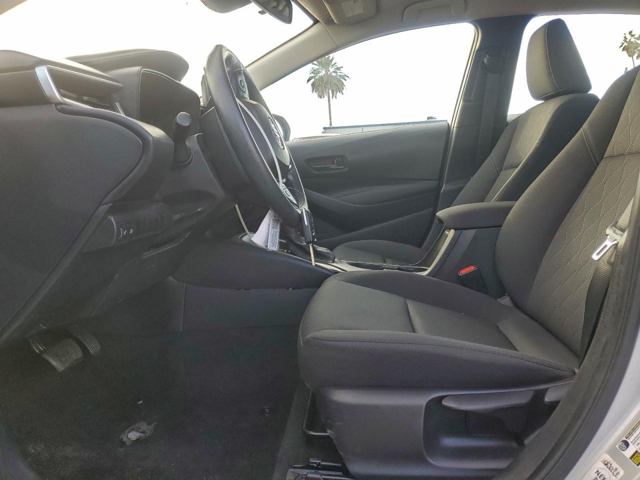 Toyota Corolla Le Image 4