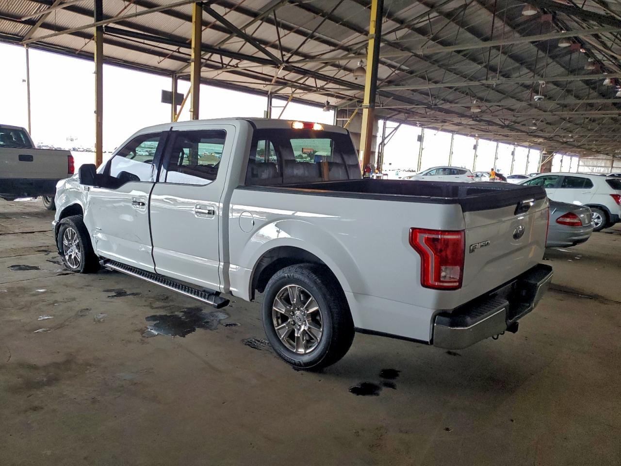 Ford F-150 Supercrew Image 2