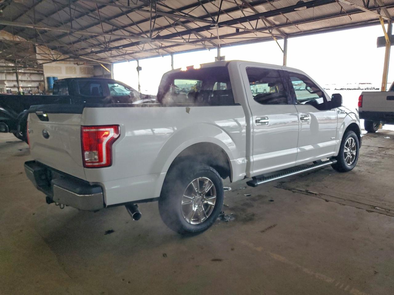 Ford F-150 Supercrew Image 12