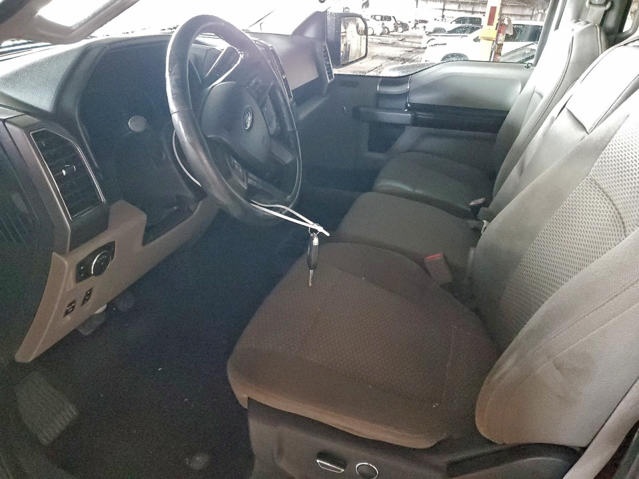 Ford F-150 Supercrew Image 8