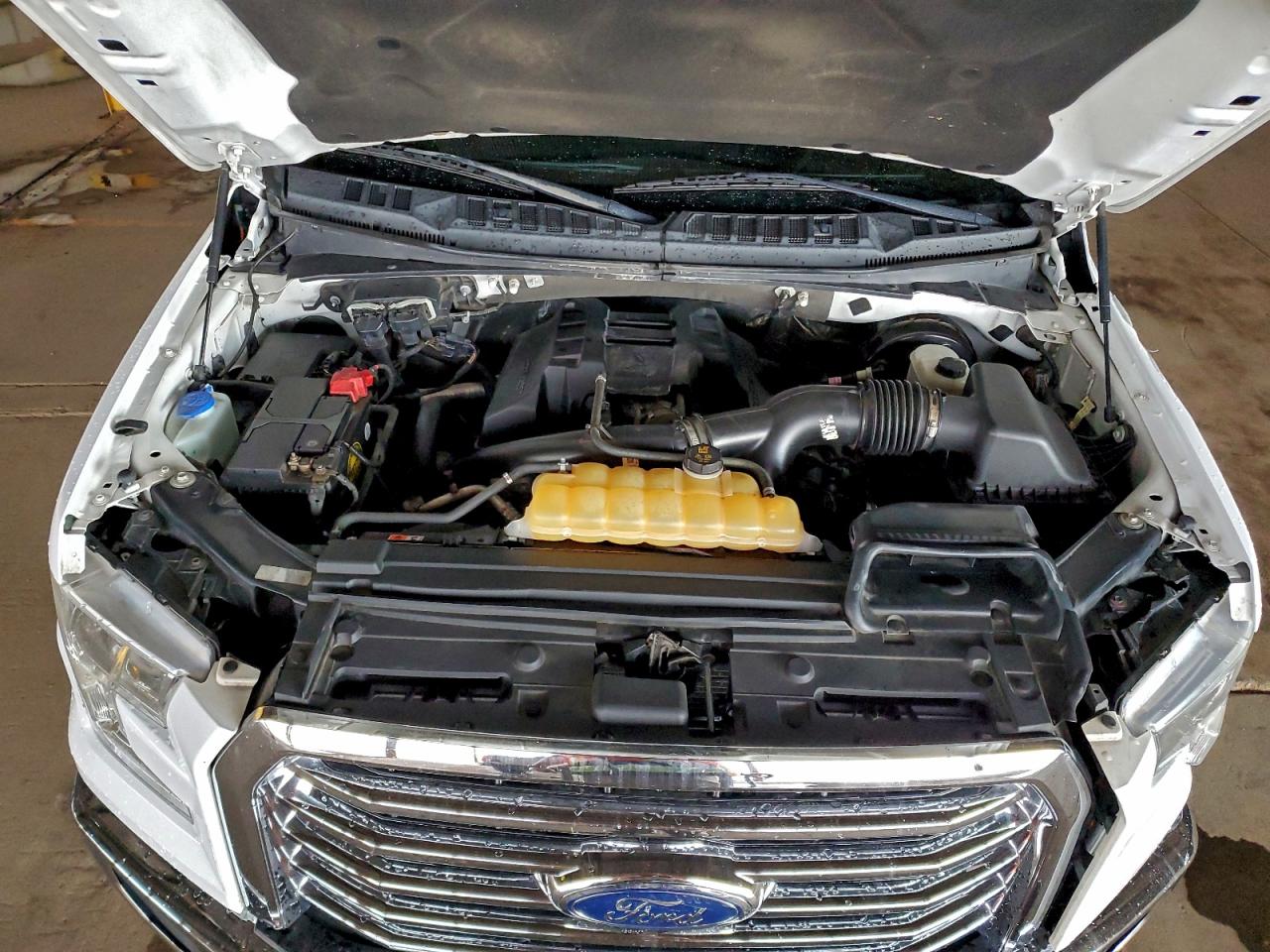 Ford F-150 Supercrew Image 10