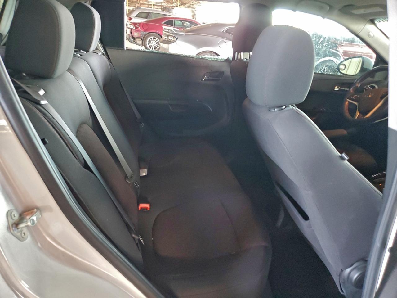 Chevrolet Sonic Lt Image 8