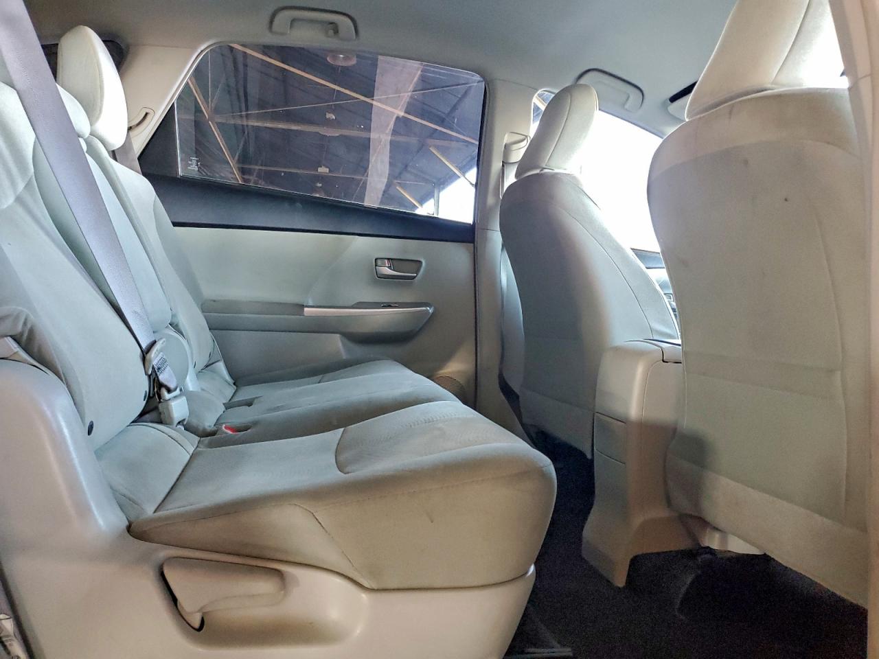 Toyota Prius Image 8