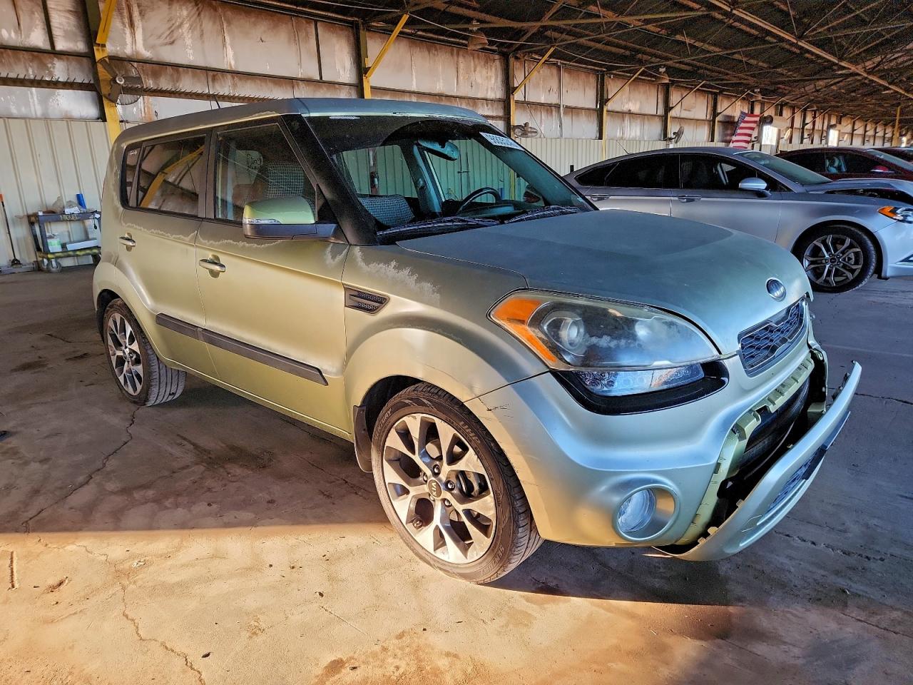Kia Soul + Image 10