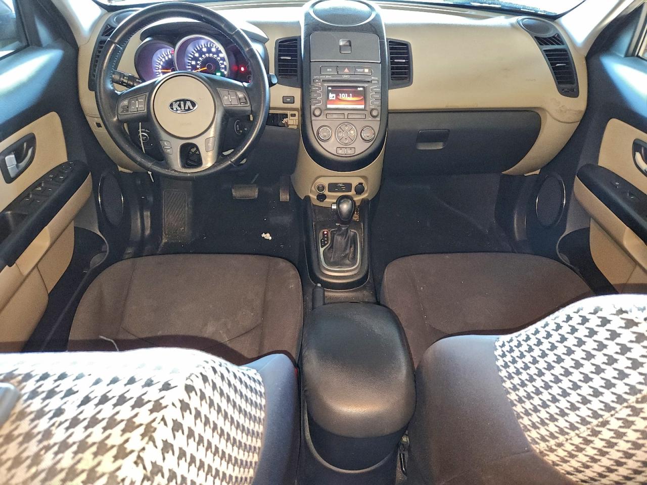 Kia Soul + Image 11