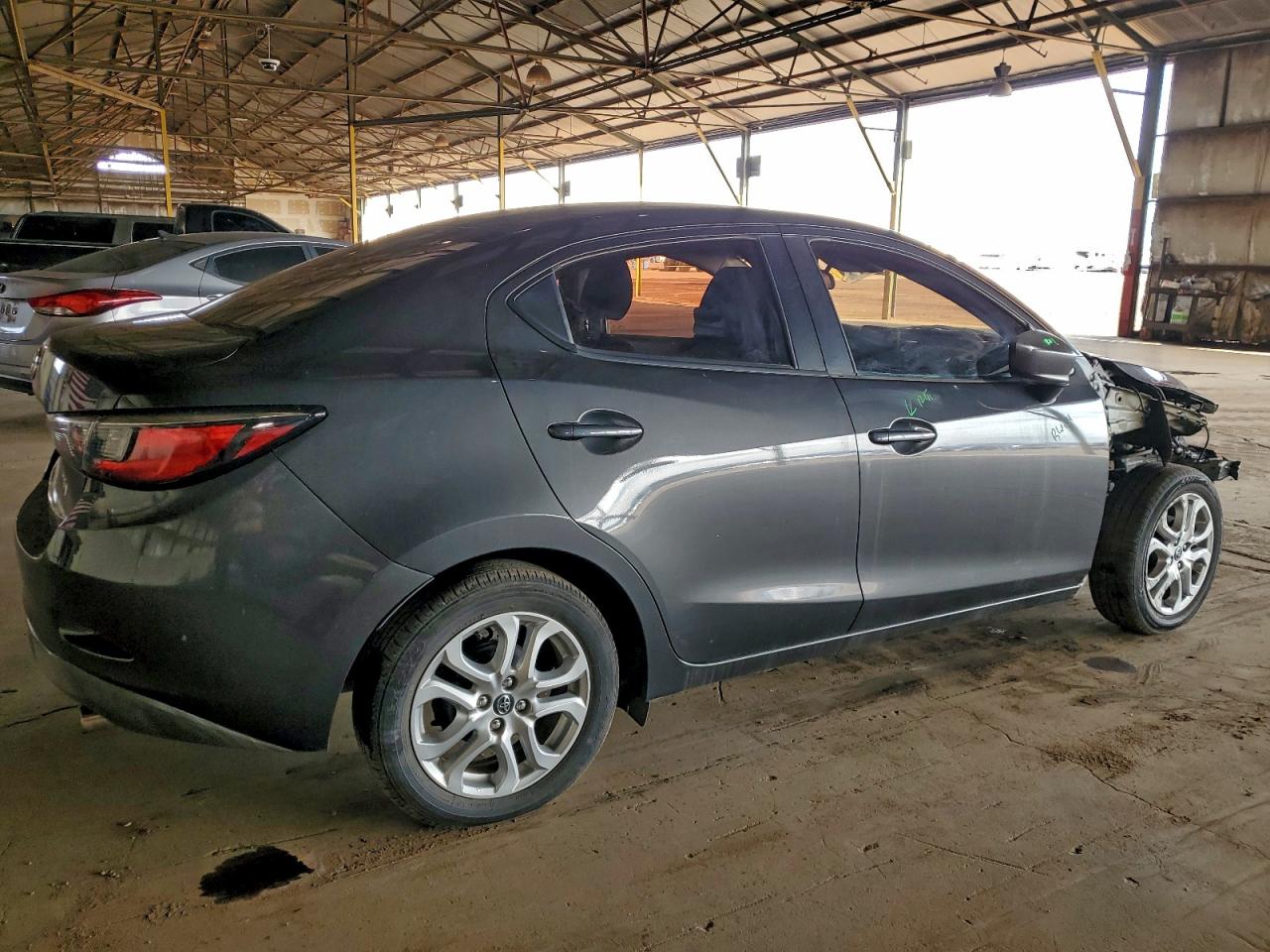 Toyota Yaris Image 2