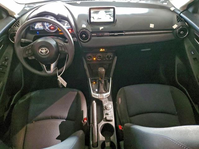 Toyota Yaris Image 8